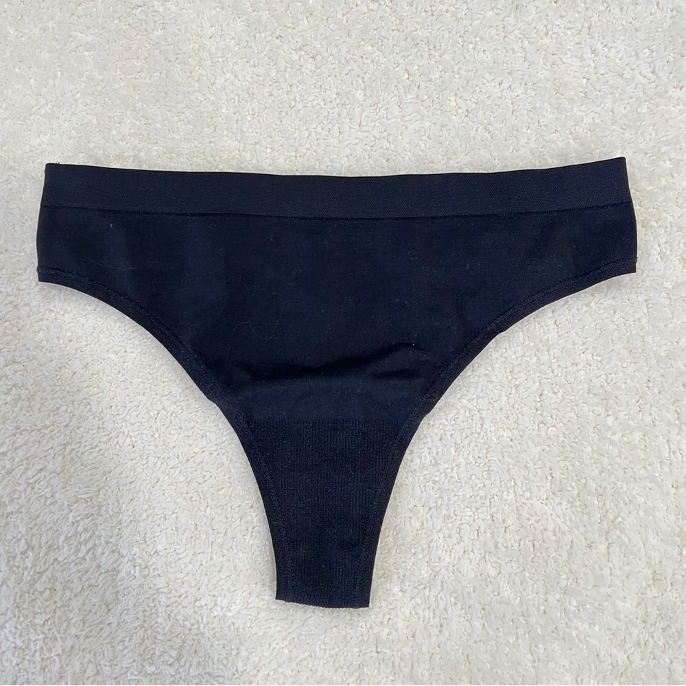 New Skims soft smoothing thong. Size XS